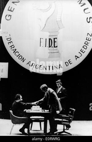 Il Granmaestro Bobby Fischer compete in match Foto Stock