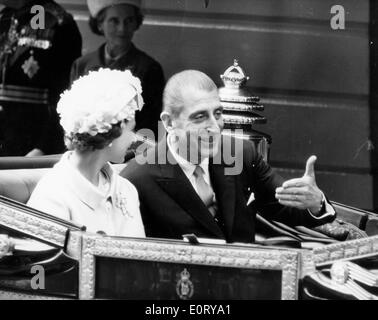 Il Presidente Eduardo Frei con la regina Elisabetta II Foto Stock