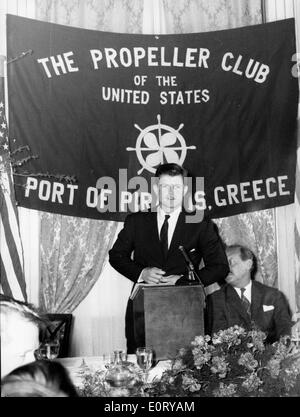 Il senatore Ted Kennedy parla al Propeller Club Foto Stock