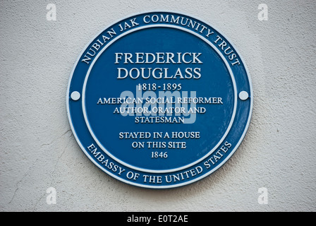 Nubian jak targa blu segnando un home di american reformer e statista Frederick Douglass, a Chelsea, Londra, Inghilterra Foto Stock