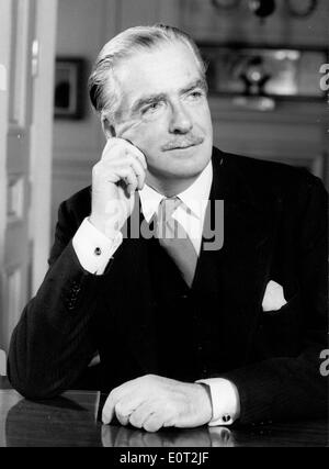 Ritratto del Primo Ministro Anthony Eden Foto Stock