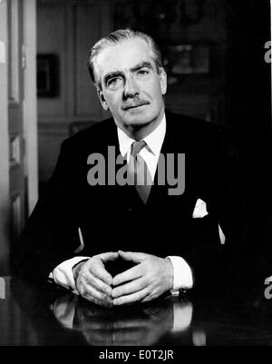 Ritratto del Primo Ministro Anthony Eden Foto Stock
