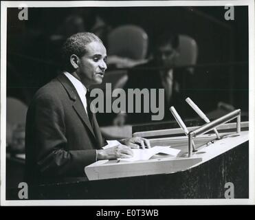 Sett. 09, 1960 - 13 Stati africani e Cipro ammesso all ONU: come uno dei suoi primi atti, XV sessione ordinaria dell'Assemblea generale delle Nazioni Unite che si è aperta a New York oggi, all'unanimità ammesso 14 nuovi membri di appartenenza alle Nazioni Unite. Questo porta il numero totale degli Stati membri delle Nazioni Unite a 96 quasi raddoppiare la sua appartenenza originale.Qui S.E. Tesehafi Teezaz Habte Aklilu Wold, vice primo ministro dell'Etiopia, si è visto all'altoparlante il rostro come egli ha accolto con favore la recente stati ammessi alle Nazioni Unite. Foto Stock