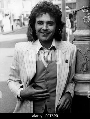 Ritratto di David Essex in un vestito Foto Stock