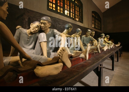 Ricreazione di crudele condizioni in Hoa Lo Prison Museum di Hanoi. Foto Stock