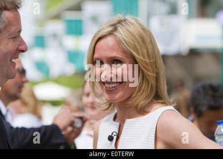 Chelsea, UK.19 Maggio, 2014. Piers Morgan e Sophie Raworth frequentare RHS Chelsea Flower Show 2014 Credit: Keith Larby/Alamy Live News Foto Stock