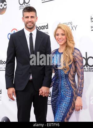 Las Vegas, California, Stati Uniti d'America. 18 Maggio, 2014. Shakira e Gerard Pique arriva per il Billboard Music Awards 2014 a MGM Grand Arena. © Lisa O'Connor/ZUMAPRESS.com/Alamy Live News Foto Stock