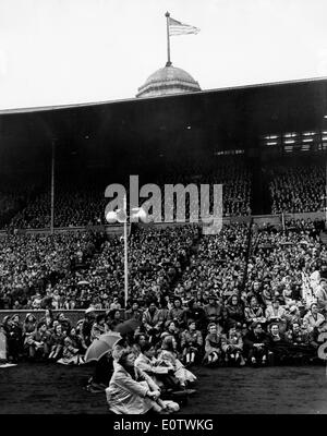 Il reverendo Billy Graham parla allo Stadio di Wembley Foto Stock