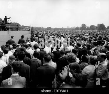 Il reverendo Billy Graham parla in Hyde Park Foto Stock