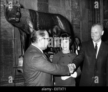 Astronauta John Glenn all evento con la moglie Annie Foto Stock