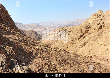 Paesaggi e formazioni geologiche in Timna Park nel sud di Israele Foto Stock