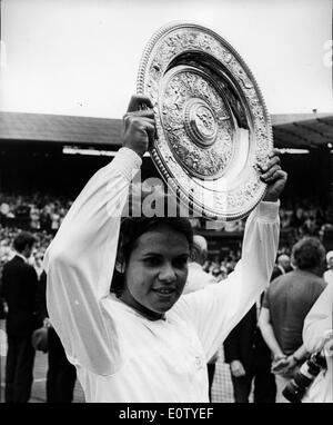 Tennis pro Evonne Goolagong vince un match Foto Stock