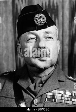 Ritratto di Lieutenant-General John Glubb in uniforme Foto Stock