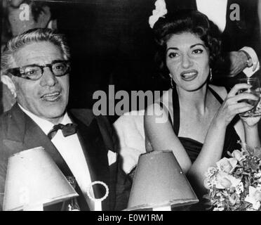 Aristotele Onassis e Maria Callas a una festa Foto Stock