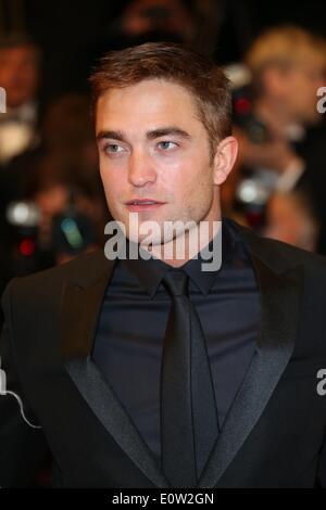 Attore Robert Pattinson assiste la premiere di 'Maps alle stelle" durante la 67th Cannes International Film Festival presso il Palais des Festivals a Cannes, Francia, il 19 maggio 2014. Foto: Hubert Boesl /dpa - Nessun servizio di filo- Foto Stock