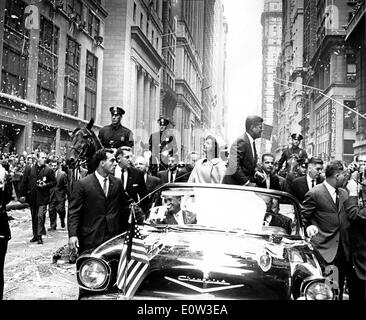 Il presidente Kennedy e Jackie in Broadway Ticker parade Foto Stock