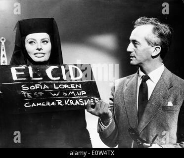 Attrice Sophia Loren in costume sul set di "El Cid' Foto Stock