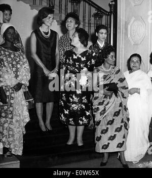 La First Lady Jackie Kennedy al ricevimento degli ambasciatori Foto Stock