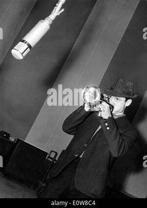 Il principe di Cool Chet Baker a suonare la tromba Foto Stock