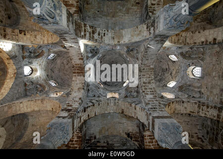 Archivio con tre cupole, incompiuto, San Cataldo, chiesa normanna dal 1154, Palermo, Sicilia, Italia Foto Stock