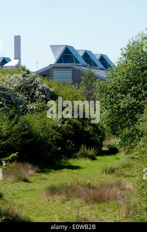 Arup edificio del campus da Blythe La Riserva Naturale Valle, Shirley, West Midlands, England, Regno Unito Foto Stock