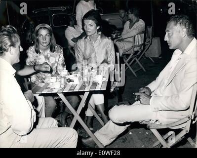 Agosto 08, 1962 - Ravello Napoli : durante la vacanza la sig.ra Jacqueline Kennedy non è l'Italiano uomo più ricco il Sig. Gianni Agnelli prop Foto Stock