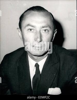 Agosto 08, 1962 - Nuovo Vice Presidente della Banca europea per gli investimenti ha nominato. Mostra fotografica di M.Yves Le Port z, ex direttore generale delle finanze in Al Geri, appena nominato Vice Presidente della Banca europea per gli investimenti. Foto Stock