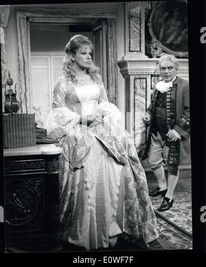 16 ottobre 1962 - In uno studio romano, iniziò la tornitura del famoso imperess durante gli Zar unito: Hildergarde Neff l'affascinante Foto Stock