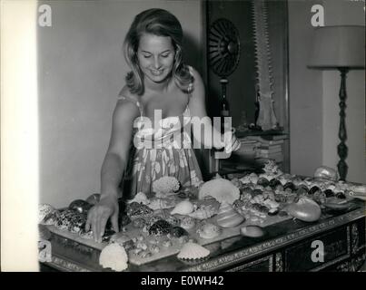 Il 12 Dic. 1962 - Roma, 10 dicembre 1962: la sig.ra Lombardo moglie del proprietario del TITANUS è uno dei più grandi italiani di produzione di film Foto Stock