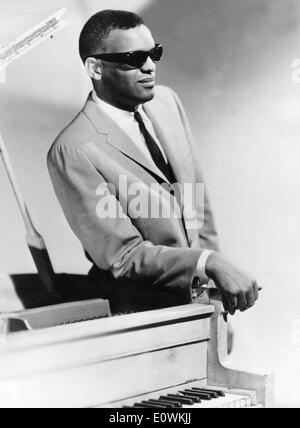 Ritratto di musicista Ray Charles con un pianoforte Foto Stock