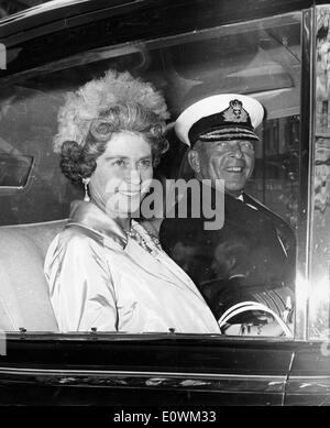 Paul King e Queen Frederica lasciando Buckingham Palace Foto Stock