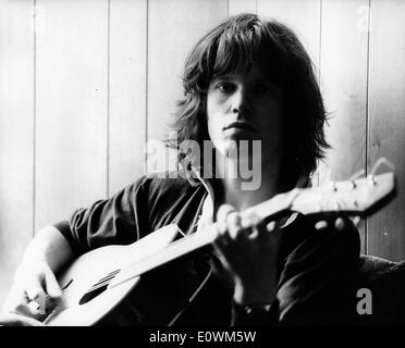 Il Rolling Stones chitarrista Keith Richards a suonare la chitarra Foto Stock