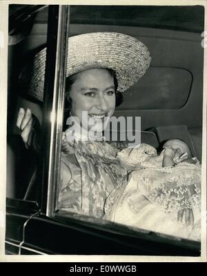 Lug. 07, 1964 - La Principessa Margaret figlia della signora Sarah è battezzata a Buckingham palace: la signora Sarah Armstrong Jones, due Foto Stock