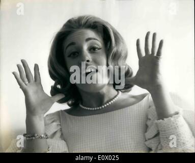 Sett. 09, 1964 - Lesley sarà un tempo parte Pop Star: American pop star Lesley Gore è rinunciare a tempo pieno il canto per andare all'università. La diciottenne Lesley, il cui record ''e' il mio partito, io grido se voglio'', era il top della Gran Bretagna della hit parade, detto a Londra ieri: ''Pop è stato il mio hobby e mi piace molto. Ma voglio anche che per essere qualificato''. Lesley ha iniziato un tour britannico ieri e alla fine di questo mese Ella farà andare dritto alla università vicino a New York Foto Stock