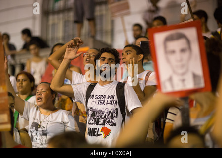 Proteste e dimostrazioni contro la Coppa del Mondo 2014 e questioni sociali in Rio de Janeiro, Brasile Foto Stock