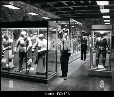 Il 12 Dic. 1964 - La nuova mostra di Royal Armour - presso la Torre di Londra.: per essere aperto al pubblico domani (8th.) è la nuova Foto Stock