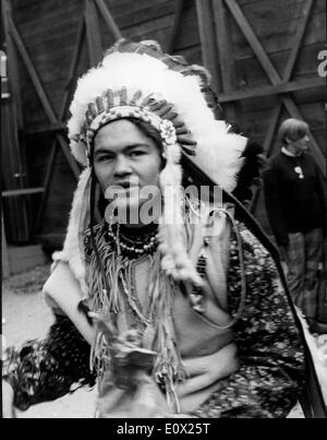 Monkee Micky Dolenz vestito come un indiano Foto Stock