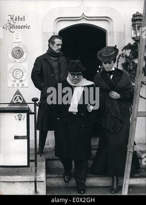 Gen 01, 1965 - ''Lady L'' la nuova pellicola prodotta in Groviera, Svizzera. Il film ''Lady L'' è nuovo viene prodotta in atmosfera romantica e uno scenario medievale della piccola cittadina svizzera, Gruyere. I ruoli principali sono suonati da Sophia Loren, Paul Newman, (David Niven e Peter Ustinov). su ci immagine mostra anche Carlo Pouth. Foto Stock