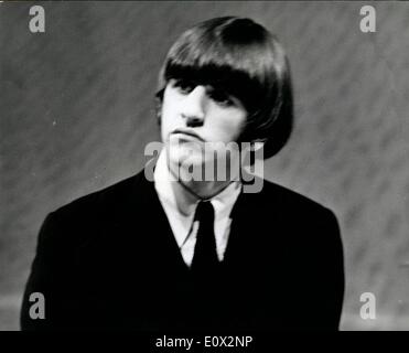 Gli stati dei Beatles Ringo Starr in un vestito e un tirante Foto Stock