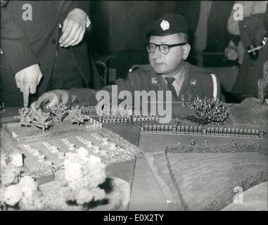 Mar 03, 1965 - La battaglia di Waterloo con soldatini al Chelsea Barracks: una ricostruzione della battaglia di Waterloo da Foto Stock