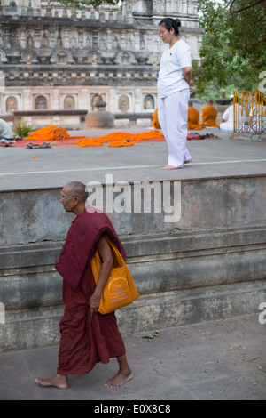 Bodh Gaya è un grande pellegrinaggio buddista sito in India, noto per la Bodhi albero sotto cui il Buddha ha guadagnato l'illuminazione. Foto Stock