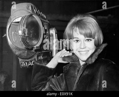 L'attrice Jane Fonda alla premiere del film 'La Curee' Foto Stock