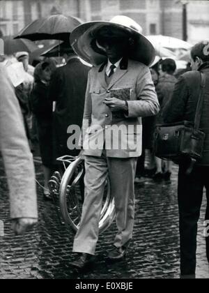 Mar 03, 1966 - comunisti italiani rallye in scena nella piazza del Popolo Piazza del Popolo oggi oltre il Vietnam quasi 7 mila persone Foto Stock