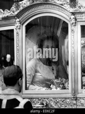 Princess Beatrix in un carrello sul modo per celebrare il suo matrimonio Foto Stock