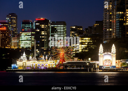 Il Luna Park su una chiara serata autunnale a Sydney in Australia Foto Stock