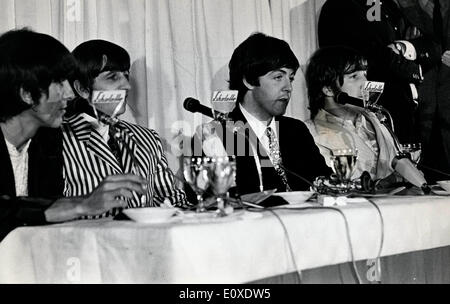 I Beatles alla conferenza stampa prima del concerto Foto Stock