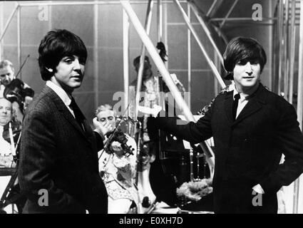 I Beatles Paul McCartney e John Lennon film TV Foto Stock