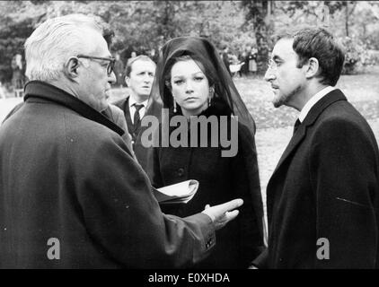 L'attrice Shirley MacLaine e Peter Sellers in "Donne volte sette' Foto Stock