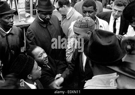 Martin Luther King Jr. ad una Marcia per la pace alla United Nation Plaza Foto Stock