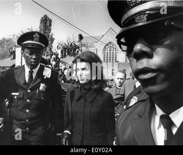 La First Lady Jackie Kennedy Onassis a MLK Jr. funerale Foto Stock